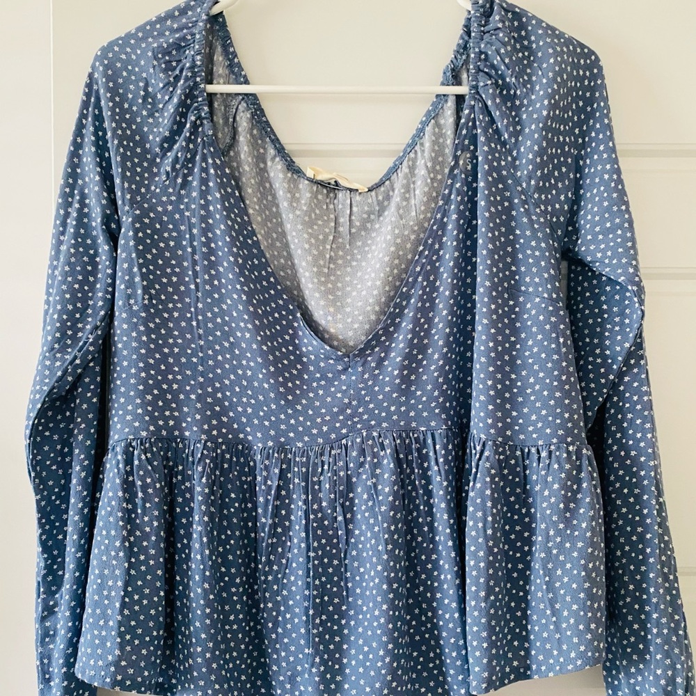 long-sleeved size small pacsun shirt